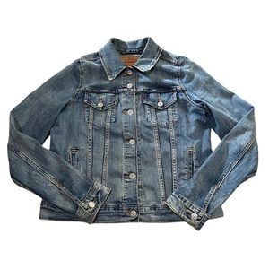 Women’s blue Levi’s Denim Jacket size Large